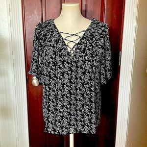 LOFT beautifully details, black, and white peasant blouse